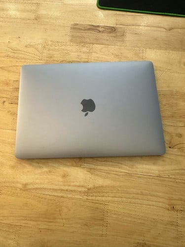 MacBook Air m1 420$