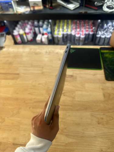MacBook Air m1 420$