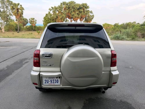 Rav4ឆ្នាំ01P1ឡាន់ស្អាត់បងៗ