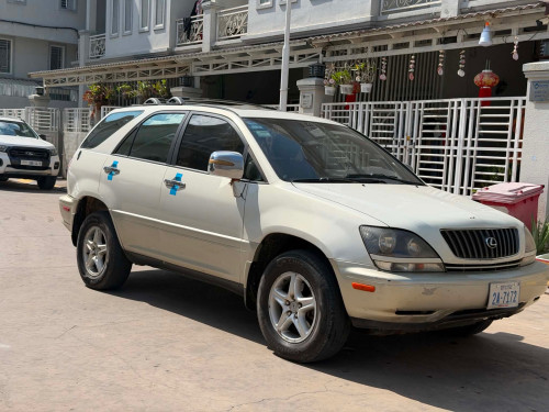 RX  300​   ឆ្នាំ​០០​ ឡានស្អាត់​  បាតខ្ចី​ លក់ធូរ​ ៗ​   ឯកសារ​គ្រប់​ការឈ្មោះបានសួរ​ ពត៍មាន​  លំអិត​
