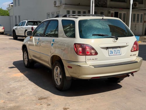 RX  300​   ឆ្នាំ​០០​ ឡានស្អាត់​  បាតខ្ចី​ លក់ធូរ​ ៗ​   ឯកសារ​គ្រប់​ការឈ្មោះបានសួរ​ ពត៍មាន​  លំអិត​