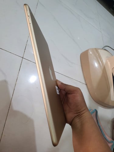 Sell ipad 5 wifi 32G like new