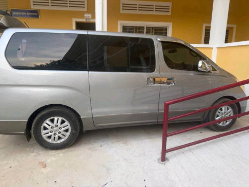 Starex H1 2016 ប្រផេះ