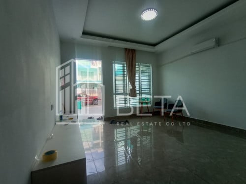 Townhouse in Borey Lorn City O4 for sale