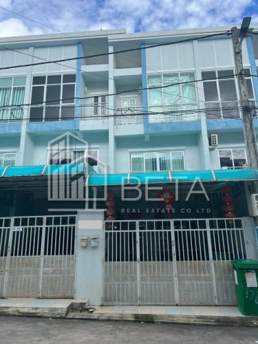 Townhouse in Borey Lorn City O4 for sale