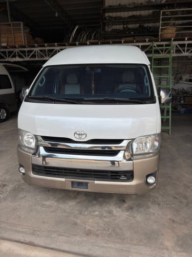 Toyota Hiace 2014