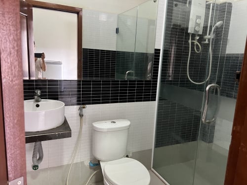 Tuol Kok, 60m2 size-One Bed Room for rent (free management fee & Wifi)