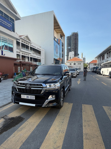 V Auto 8888