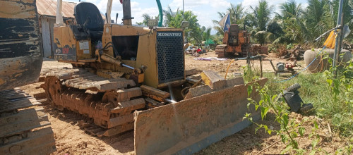 អើបួនលក់នៅស្អាត។