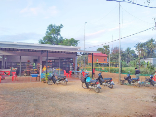 ផ្ទះ និងដីលក់