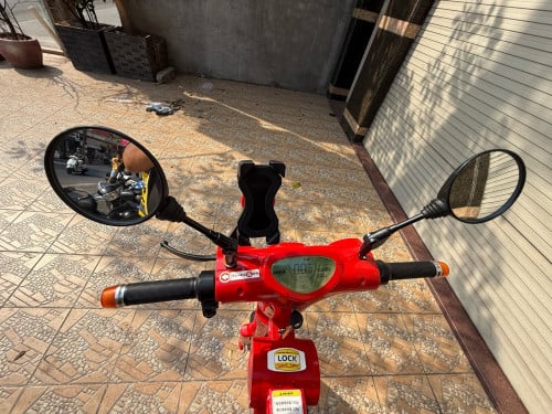 កង់អាគុយប្រើថ្មលីចូមជប៉ុន