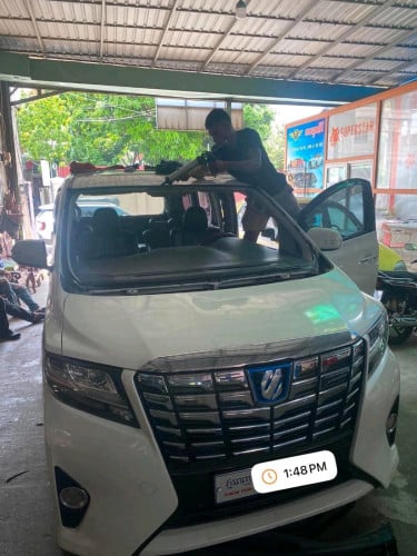 ឡាក់គីលក់និងប្តូរកញ្ចក់រថយន្តគ្រប់ប្រភេទ