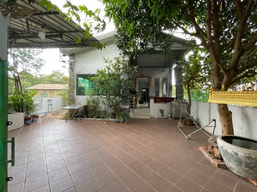 ដី និងផ្ទះ សម្រាប់លក់