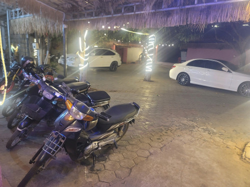ដី និង ផ្ទះអាជីវកម្មលក់