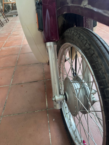 ម៉ូតូ លក់ សង់តែមឆេះ ក្រដាស់ពន្ធ