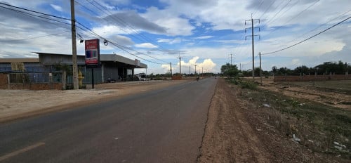 ដី​លក់​នៅ​ជិត​បុរី​សៀង​ណាំ​