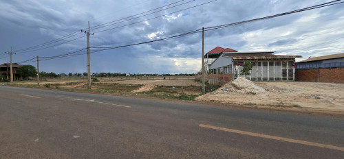ដី​លក់​នៅ​ជិត​បុរី​សៀង​ណាំ​