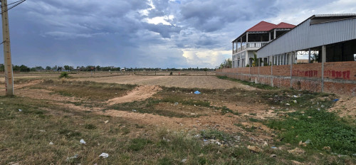 ដី​លក់​នៅ​ជិត​បុរី​សៀង​ណាំ​