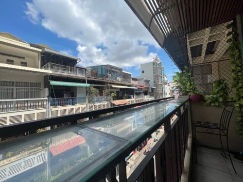 ផ្ទះជាន់លើសម្រាប់ជួលនៅផ្សារកណ្តាល
