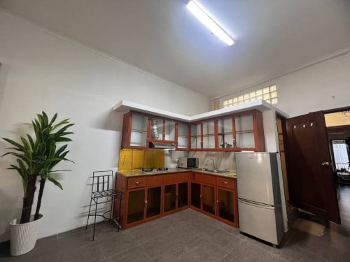 ផ្ទះជាន់លើសម្រាប់ជួលនៅផ្សារកណ្តាល