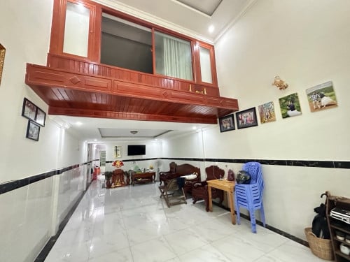 ផ្ទះថ្មីស្អាត 2បន្ទប់គេង 3បន្ទប់ទឹក មាន គ្រឿង ស្នាក់នៅស្រាប់