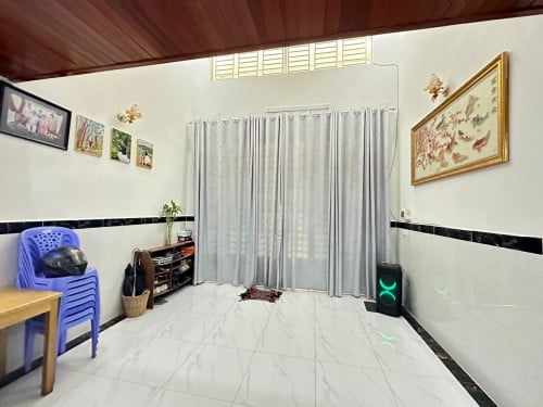 ផ្ទះថ្មីស្អាត 2បន្ទប់គេង 3បន្ទប់ទឹក មាន គ្រឿង ស្នាក់នៅស្រាប់