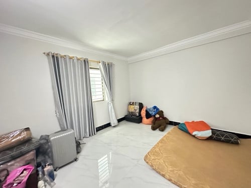 ផ្ទះថ្មីស្អាត 2បន្ទប់គេង 3បន្ទប់ទឹក មាន គ្រឿង ស្នាក់នៅស្រាប់