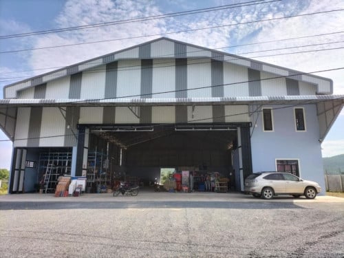 ឃ្លាំងធំសម្រាប់ជួល