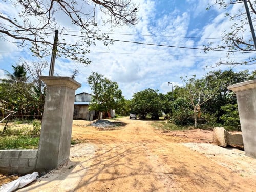 ដីលក់ម្ចាស់ផ្ទាល់ 2km ពីផ្សាអង្គតាសោម 1mដើរ 2xxx លក់តាមតម្រូវការ