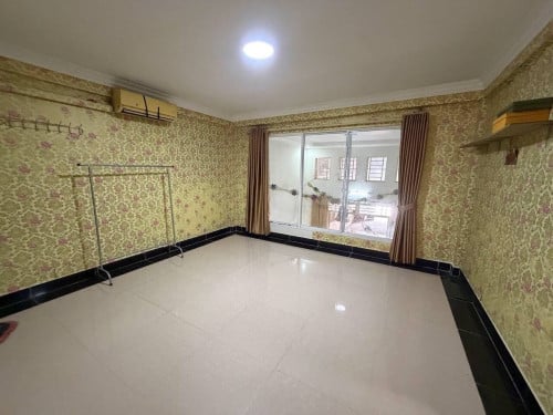 ផ្ទះអាជីវកម្ម​ជាប់ផ្លូវ​30m លក់បន្ទាន់​លុយខ្លាំង