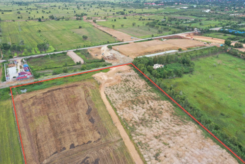 ដីសម្រាប់លក់ ផ្លូវជាតិលេខ 5 ក្បែរផ្លូវអាស៊ានហាយវេវាងក្រុង