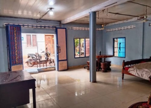 ផ្ទះលក់បន្ទាន់(ក្រោយផ្សារលើធំថ្មី 500ម៉ែត្រ ក្រុងសៀមរាប)