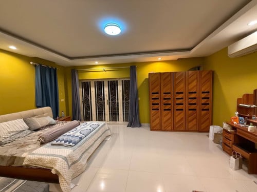 ផ្ទះលក់បន្ទាន់​ ជាប្រភេទវីឡាភ្លោះ ផ្លូវ 598 សង្កាត់ច្រាំងចំរះទី1,  ខណ្ឌឬស្សីកែវ,  រាជធានីភ្នំពេញ