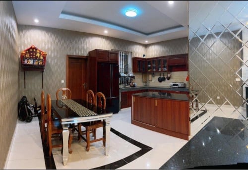 ផ្ទះលក់បន្ទាន់​ ជាប្រភេទវីឡាភ្លោះ ផ្លូវ 598 សង្កាត់ច្រាំងចំរះទី1,  ខណ្ឌឬស្សីកែវ,  រាជធានីភ្នំពេញ
