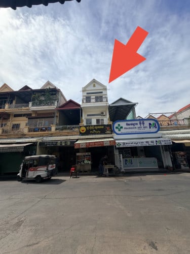 ផ្ទះលក់ បុរីពិភពថ្មីផ្សារឈូកមាស ផ្លូវ A ផ្ទះជម្រៅ 16m ផ្លូវអ៊ូរអរ មានចំណូលជូលស្រាប់ !