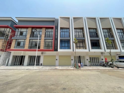 ផ្ទះអាជីវកម្មសម្រាប់ជួល ក្នុងបុរីប៉េងហួតបឹងស្នោរ(គម្រោង Eco Sunrise)