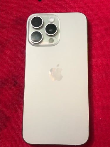 ត្រូវការលក់ iPhone 15 Pro Max bypass