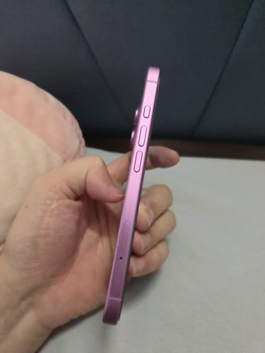 លក់ iPhone 16 ពណ៌ផ្កាឈូក 128GB នៅស្អាតខ្លាំង!