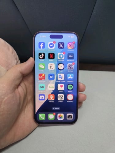 លក់ iPhone 16 ពណ៌ផ្កាឈូក 128GB នៅស្អាតខ្លាំង!