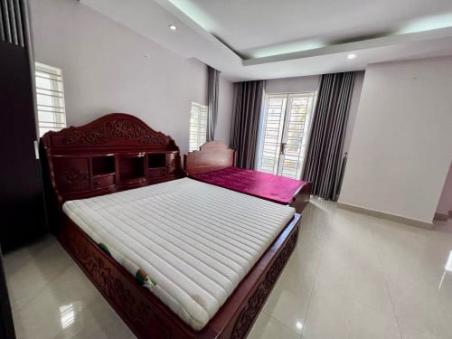 វិឡាភ្លោះសំរាប់លក់ក្នុងបុរីអ័រគីដេរផ្លូវ២០០៤ទល់មុខផ្សារMidtown