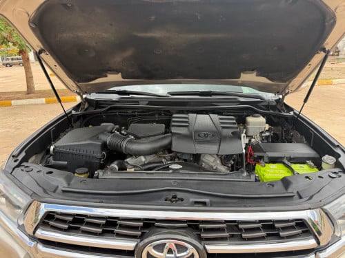 ឡានលក់ដូរសេរីTOYOTA LANDCRUISER2012up2021