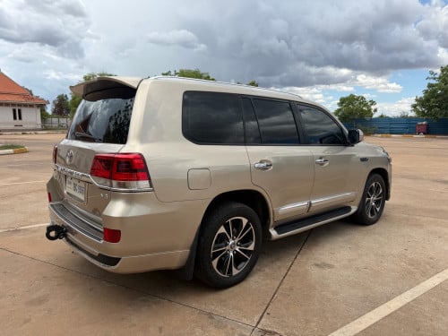 ឡានលក់ដូរសេរីTOYOTA LANDCRUISER2012up2021