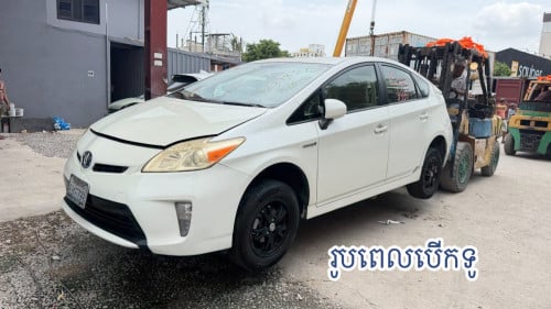 ✅ ទើបមកដល់ថ្មីរៀបចំម៉ាស្អាតលក់តែ:$19,800🚘2013 Toyota Prius Options3 ក្នុងលឿង
