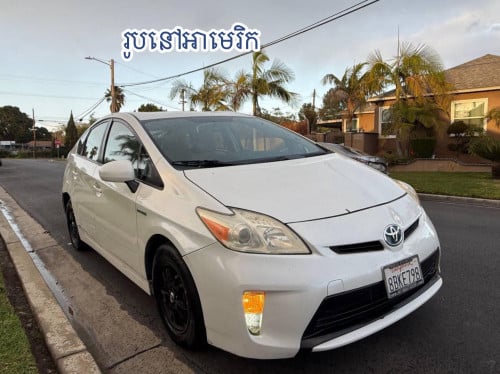 ✅ ទើបមកដល់ថ្មីរៀបចំម៉ាស្អាតលក់តែ:$19,800🚘2013 Toyota Prius Options3 ក្នុងលឿង
