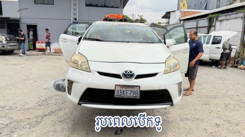 ✅ ទើបមកដល់ថ្មីរៀបចំម៉ាស្អាតលក់តែ:$19,800🚘2013 Toyota Prius Options3 ក្នុងលឿង
