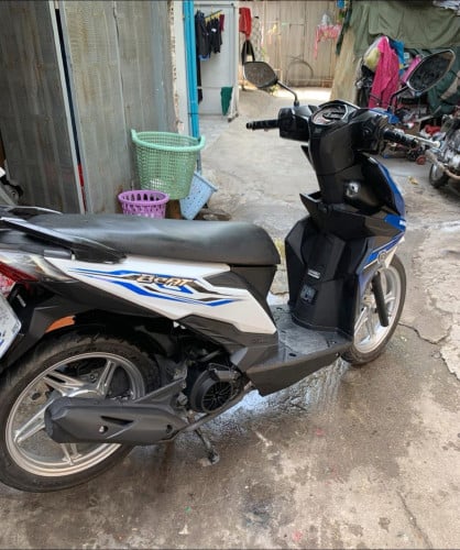 018 មាន​កាត​គ្រី​ ម៉ូតូ​ស្អាត​