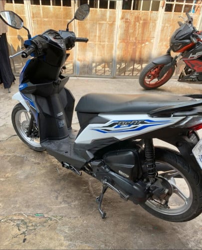 018 មាន​កាត​គ្រី​ ម៉ូតូ​ស្អាត​