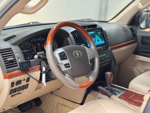 2014 Land Cruiser GXR V8 Full Option