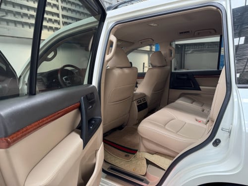 2014 Land Cruiser GXR V8 Full Option