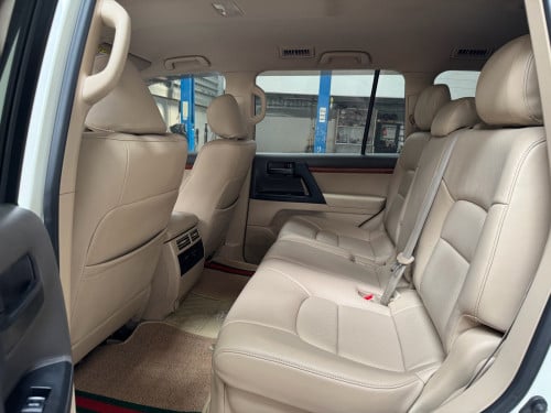 2014 Land Cruiser GXR V8 Full Option